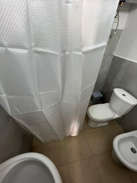 Tirane, jepet me qera Vile 2+1 Kati 1, 80 m² 400 € (fuat toptani)