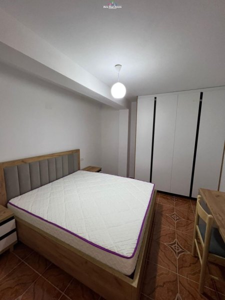 Tirane, jepet me qera Vile 2+1 Kati 1, 80 m² 400 € (fuat toptani)