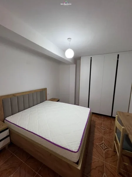 Tirane, jepet me qera Vile 2+1 Kati 1, 80 m² 400 € (fuat toptani)