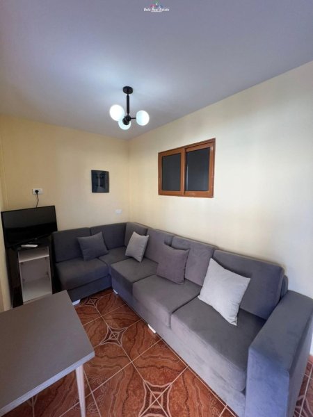 Tirane, jepet me qera Vile 2+1 Kati 1, 80 m² 400 € (fuat toptani)