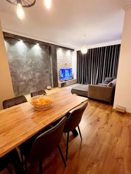 Tirane, shitet apartament 2+1 , 108 m² (Xhamia)