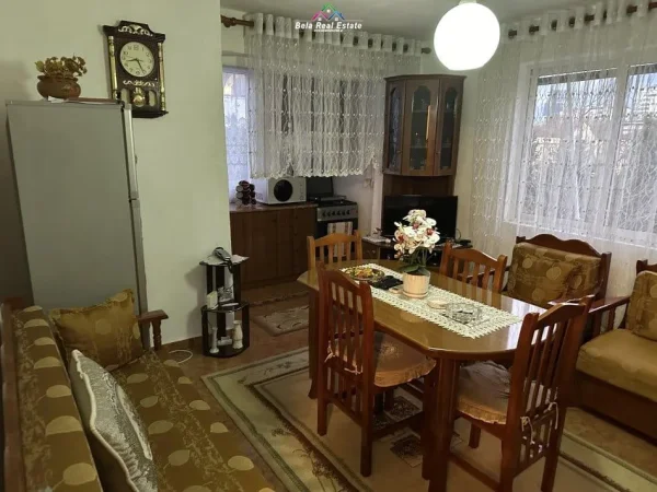 Tirane, jepet me qera apartament 2+1 Kati 4, 80 m² 500 € (vasil shanto)