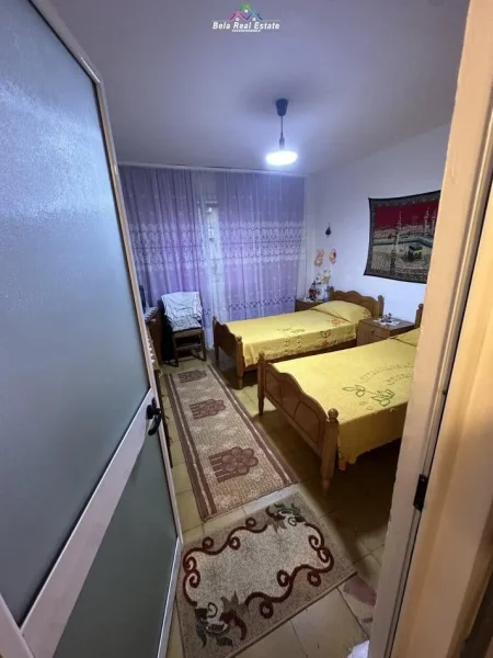 Tirane, jepet me qera apartament 2+1 Kati 4, 80 m² 500 € (vasil shanto)