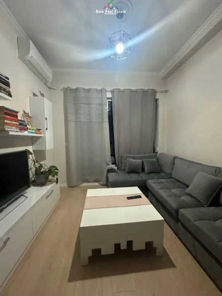 Tirane, jepet me qera apartament 2+1 Kati 5, 60 m² 550 € (21 dhjetori)