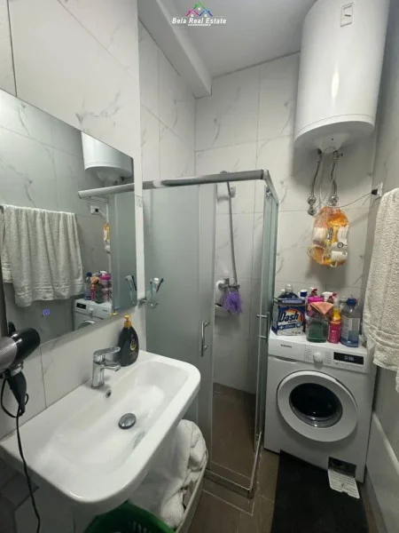 Tirane, jepet me qera apartament 2+1 Kati 5, 60 m² 550 € (21 dhjetori)