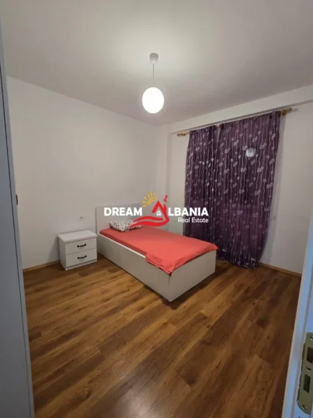 Tirane, jepet me qera apartament 2+1+Ballkon Kati 4, 111 m² 650 € (Ne Ali Dem)