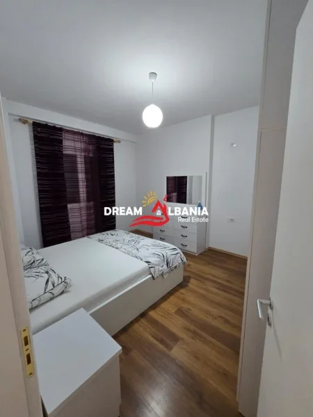 Tirane, jepet me qera apartament 2+1+Ballkon Kati 4, 111 m² 650 € (Ne Ali Dem)
