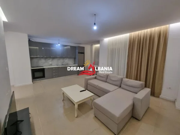 Tirane, jepet me qera apartament 1+1+Ballkon Kati 2, 100 m² 650 € (Prane Bulevardit te Ri)