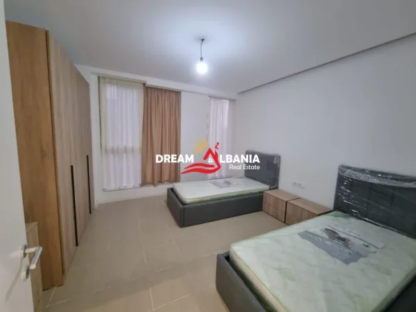 Tirane, jepet me qera apartament 1+1+Ballkon Kati 2, 100 m² 650 € (Prane Bulevardit te Ri)