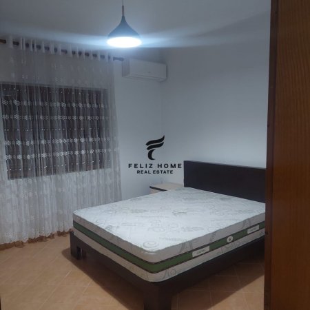 Tirane, jepet me qera apartament 3+1 Kati 2, 120 m² 550 € (BULEVARDI RI)