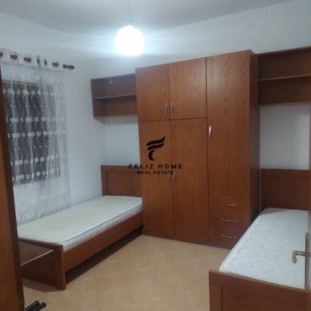 Tirane, jepet me qera apartament 3+1 Kati 2, 120 m² 550 € (BULEVARDI RI)