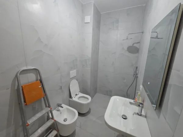 Tirane, jepet me qera apartament 1+1 Kati 5, 60 m² 400 € 