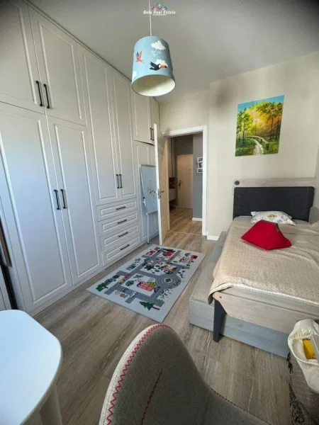 Tirane, shes apartament 2+1 Kati 3, 104 m² 206.000 € (ali demi)