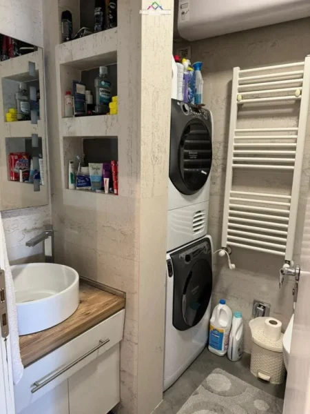 Tirane, shes apartament 2+1 Kati 3, 104 m² 206.000 € (ali demi)