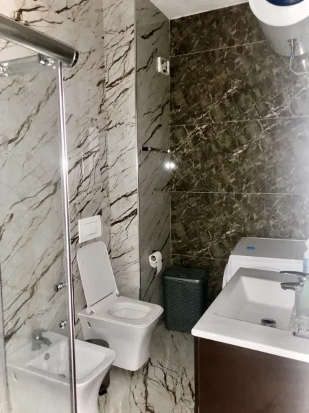 Tirane Astir, jepet me qera apartament 1+1 Kati 4, 500 €