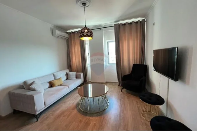 Tirane, shitet apartament 3+1 Kati 3, 95 m² 120.000 € (Paskuqan)