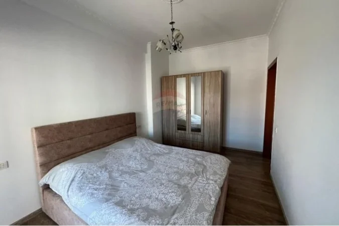 Tirane, shitet apartament 3+1 Kati 3, 95 m² 120.000 € (Paskuqan)