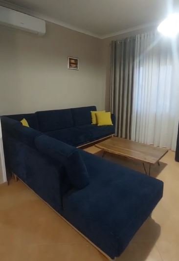 Tirane, jepet me qera apartament 3+1 Kati 2, 120 m² 550 € (Stacioni i Trenit)