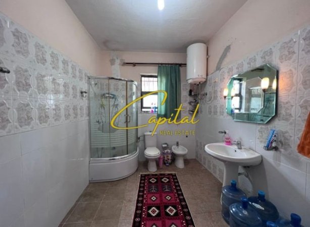 Tirane, jepet me qera apartament 2+1 Kati 1, 120 m² 450 € (LAPRAKE)