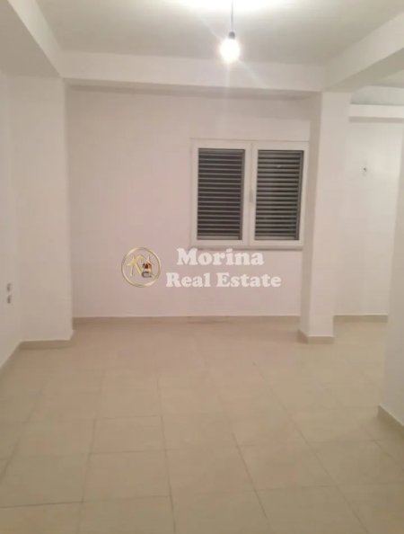 Tirane, jepet me qera apartament 2+1 Kati 1, 70 m² 350 € (Xhamlliku)