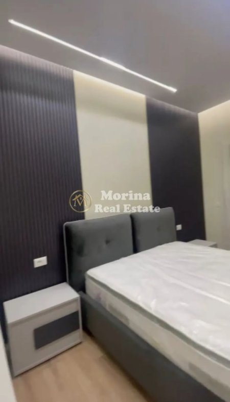Tirane, jepet me qera apartament 2+1+Ballkon Kati 1, 90 m² 750 € (Ali Demi)
