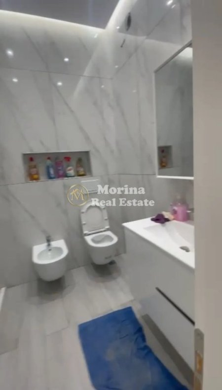 Tirane, jepet me qera apartament 2+1+Ballkon Kati 1, 90 m² 750 € (Ali Demi)