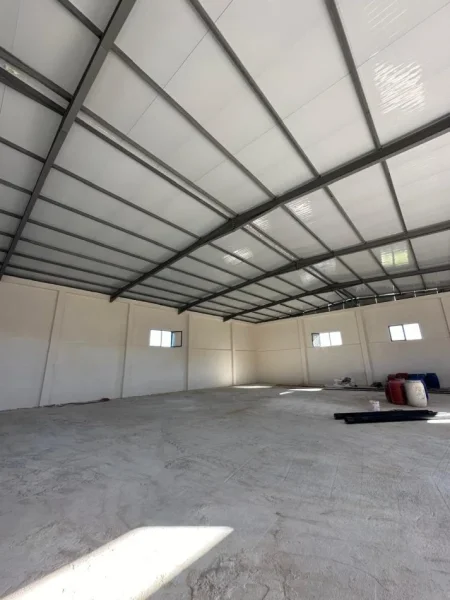 Tirane, jepet me qera magazine Kati 0, 500 m² 2.000 € (Prush)