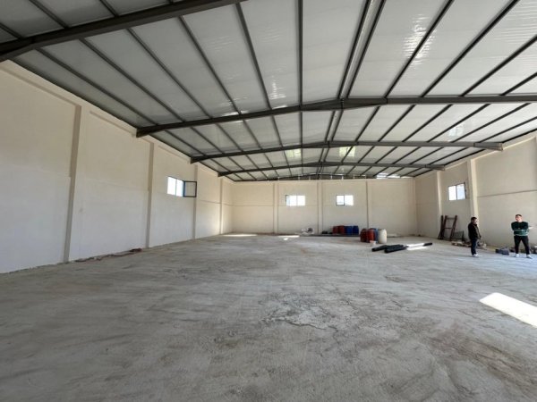 Tirane, jepet me qera magazine Kati 0, 500 m² 2.000 € (Prush)