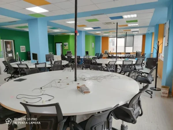 Durres, jepet me qera ambjent biznesi Kati 4, 250 m² 1.500 € 