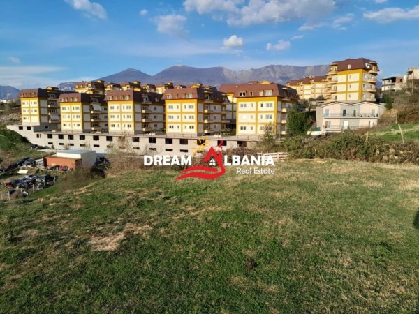 Tirane, shitet toke , 1.000 m² 160.000 € (Ne zonen e Liqeni te Farkes, prane LAKELAND Residence