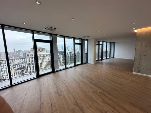 Tirane, jepet me qera ambjent biznesi Kati 4, 130 m² 1.500 € (Liqeni Artificial)