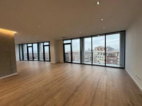 Tirane, jepet me qera ambjent biznesi Kati 4, 130 m² 1.500 € (Liqeni Artificial)