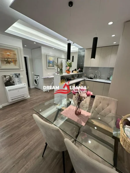 Tirane, shitet apartament 2+1+Ballkon Kati 2, 90 m² 179,000 € (Prane Rezidences Kodra Diellit 1)