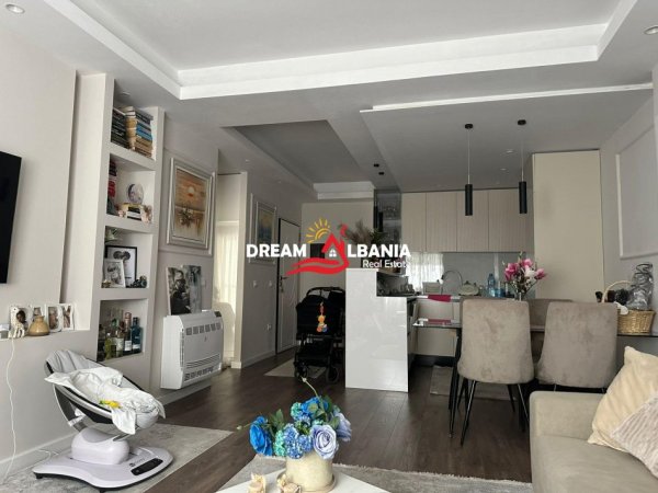 Tirane, shitet apartament 2+1+Ballkon Kati 2, 90 m² 190.000 € (Prane Rezidences Kodra Diellit 1)