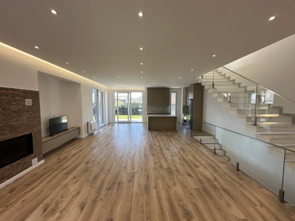 Tirane, jepet me qera Vile 4+1+Ballkon Kati 2, 358 m² 3.000 € (Teg)