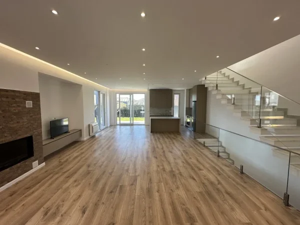 Tirane, jepet me qera Vile 4+1+Ballkon Kati 2, 358 m² 3.000 € (Teg)