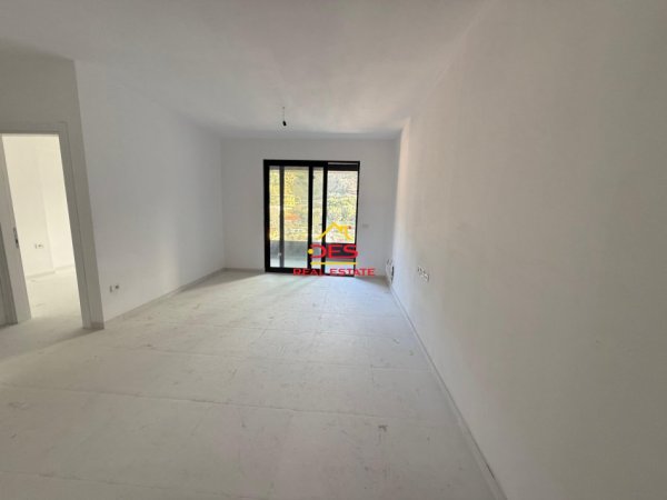 Vlore, shitet apartament 1+1+Ballkon , 67 m² 155.000 € (Rruga Murat Tërbaçi)