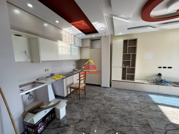 Vlore, shitet apartament 2+1+Ballkon Kati 11, 114 m² 188.000 € (Rruga Gjergj Arianiti)
