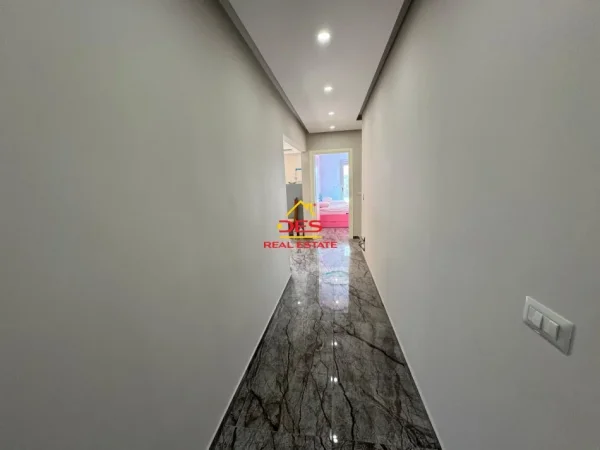 Vlore, shitet apartament 2+1+Ballkon Kati 11, 114 m² 188.000 € (Rruga Gjergj Arianiti)