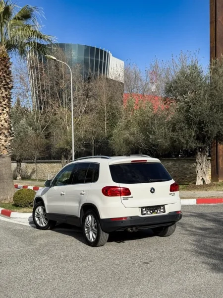 Tirane, shes SUV | Fuoristrad | Xhip VOLKSWAGEN TIGUAN Nafte, e bardhë automatik Klima 151.000 km 11.300 €