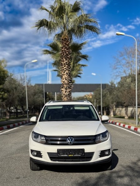 Tirane, shes SUV | Fuoristrad | Xhip VOLKSWAGEN TIGUAN Nafte, e bardhë automatik Klima 151.000 km 11.300 €