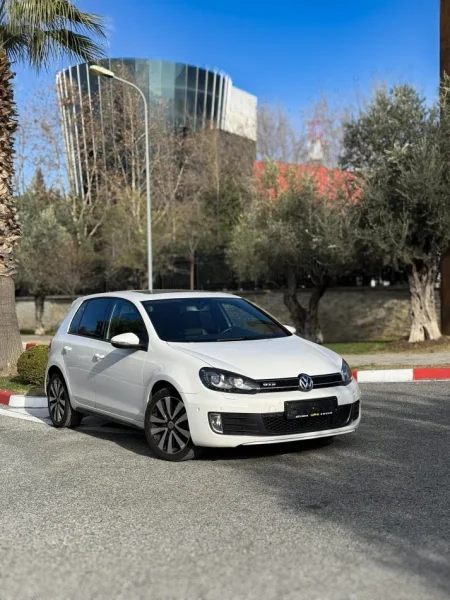 Tirane, shes makine GOLF VI GTD FABRIKE Nafte, e bardhë automatik Klima 186 km 8.700 €