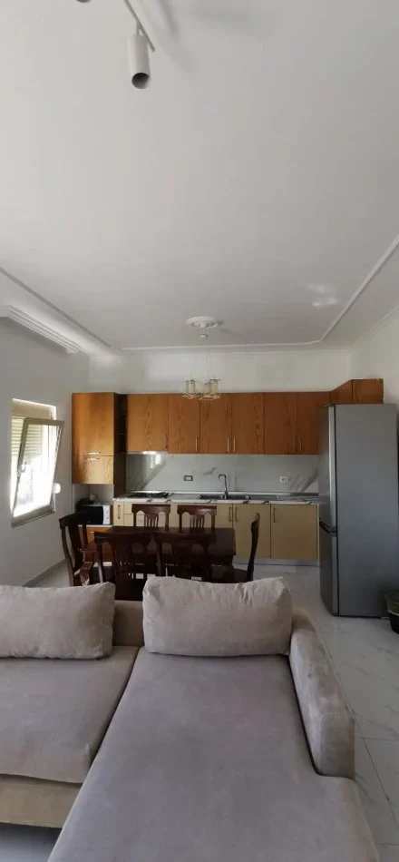 Tirane, jepet me qera Vile 3+1+Aneks+Ballkon Kati 2, 170 m² 500 € 