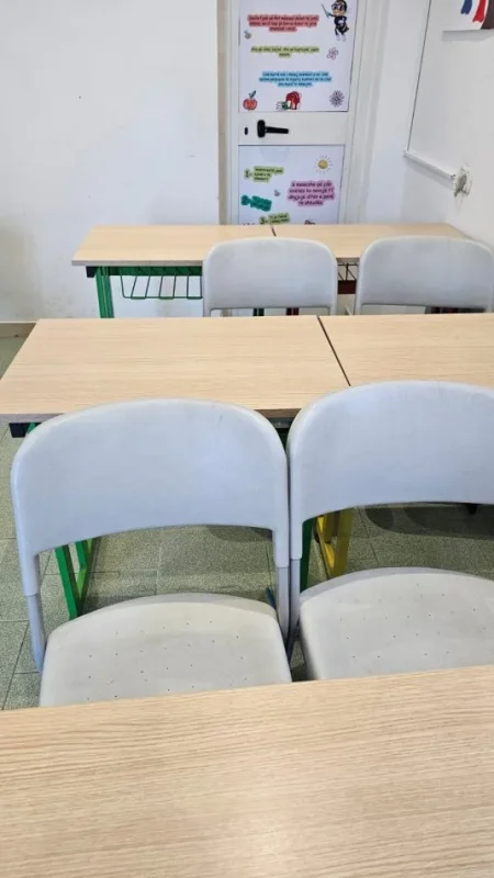 Tirane, shes Tavolin+karrige femijesh 700 €