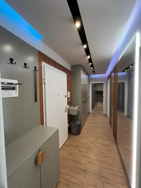 Tirane, jepet me qera apartament 2+1 Kati 3, 110 m² 600 € (5 maji)