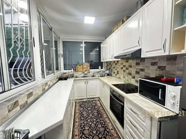 Tirane, shitet apartament 2+1 Kati 1, 165 m² 159.000 € (Kodra e Diellit OKS107194)