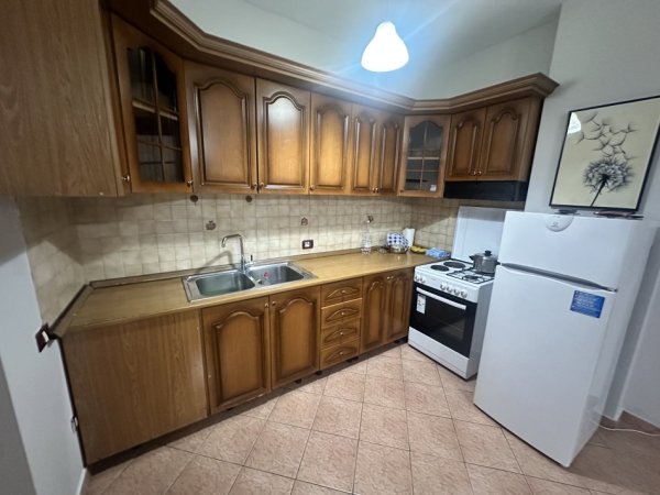 Tirane, jepet me qera apartament 2+1+Aneks+Ballkon Kati 7, 105 m² 630 € (Rr. E Kavajes prane Delijorgjit)