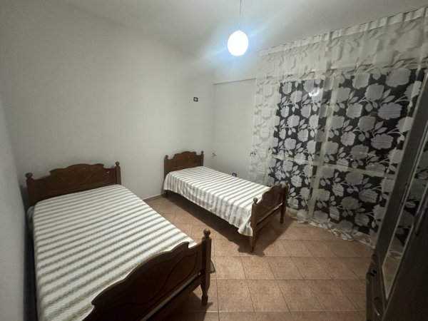 Tirane, jepet me qera apartament 2+1+Aneks+Ballkon Kati 7, 105 m² 630 € (Rr. E Kavajes prane Delijorgjit)
