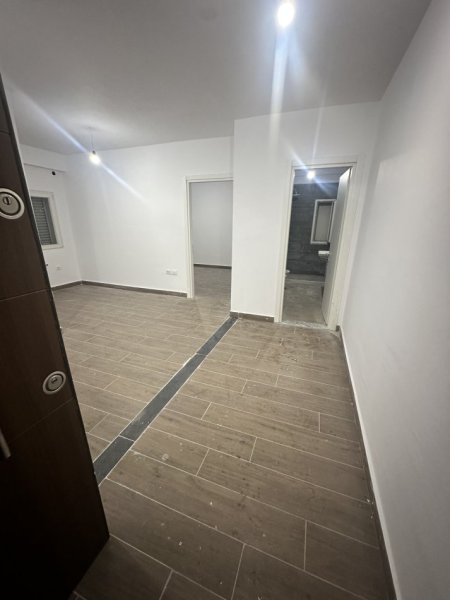 Selite mbi Universitetin Marin Barleti, shitet apartament 1+1 Kati 5, 50 m² 75000 €