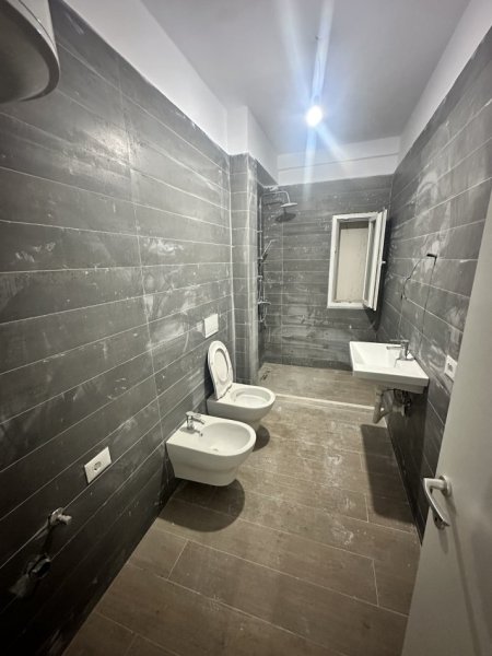 Selite mbi Universitetin Marin Barleti, shitet apartament 1+1 Kati 5, 50 m² 75000 €